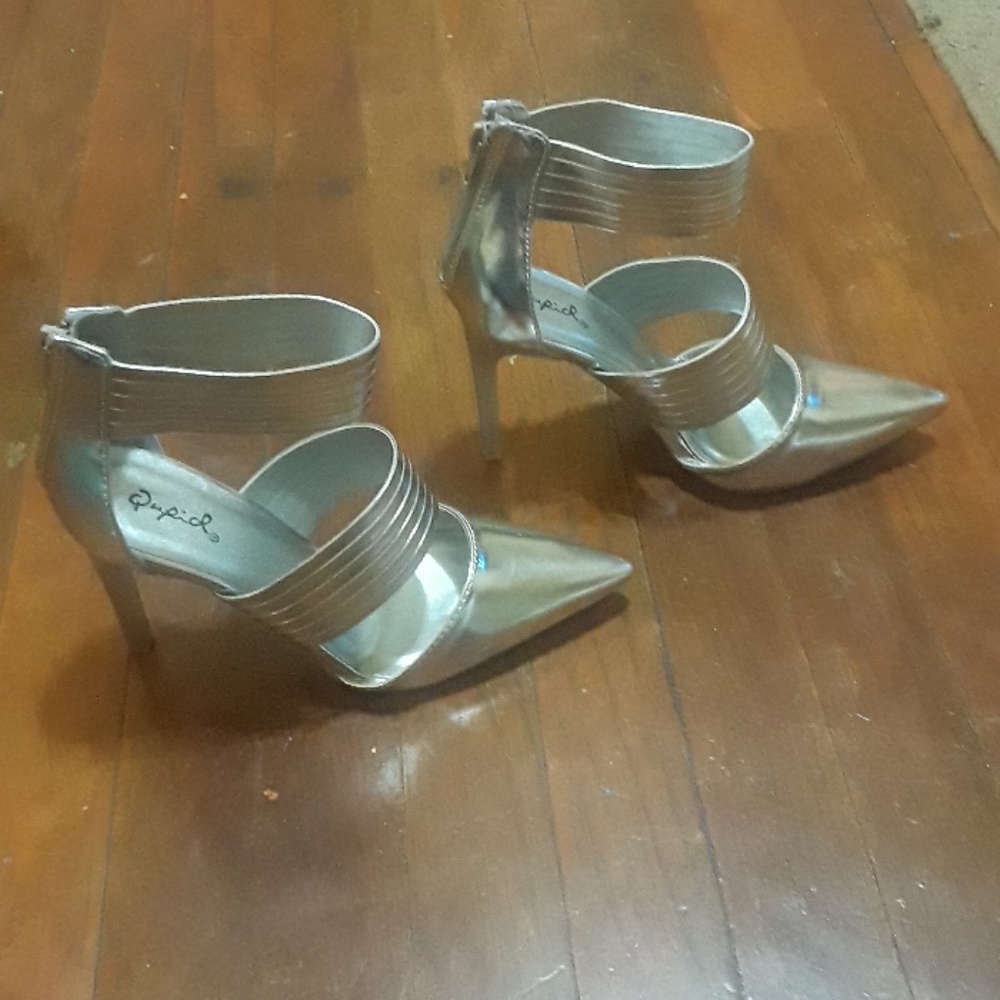 ☆Super cute silver heels